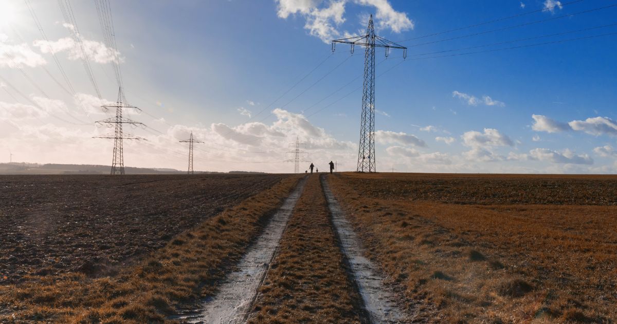 Utilities on Raw Land: Real Costs, Hidden Risks, and What Investors Must Check